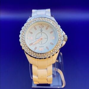 Elegant Rose Gold and White Women's Watch